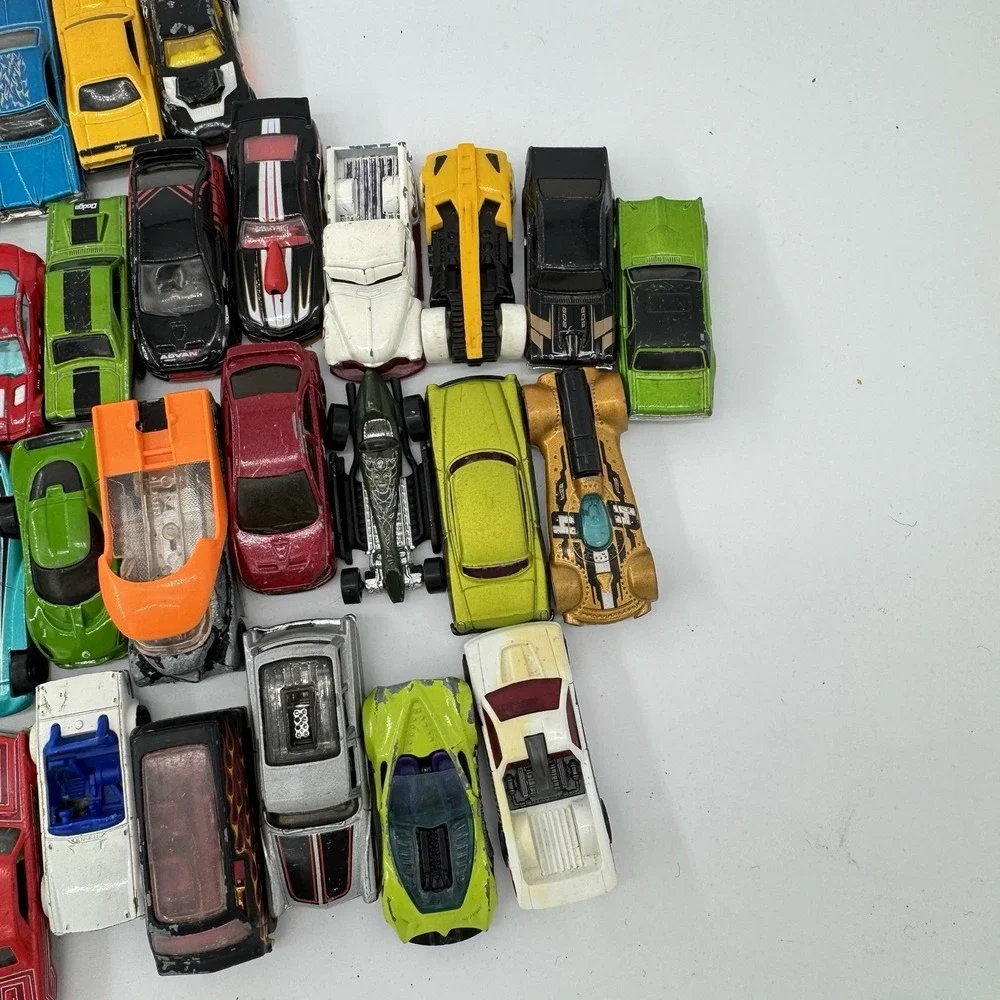 Hot Wheels Diecast Car‎ Lot Of 47 Mattel 2000s 1:64 Mixed Models Toy Cars VTG